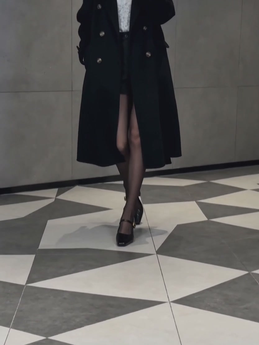 花晨月FMM羊皮玛丽珍鞋：复古与通勤的完美平衡