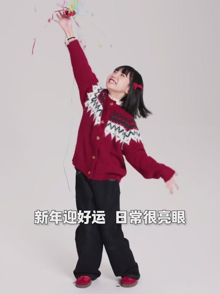 左西童装红色毛衣开衫：新年战袍还是智商税？