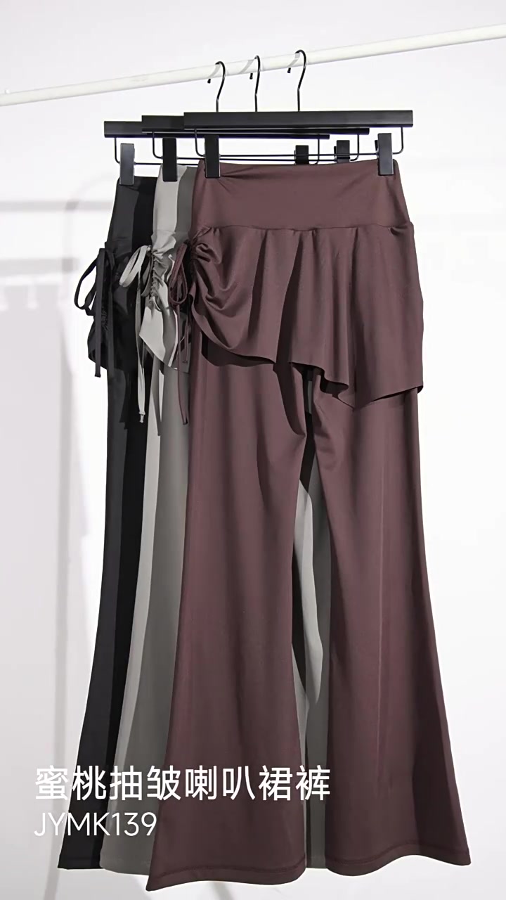 姐妹们！这条瑜伽裤太绝了！穿上秒变大长腿！