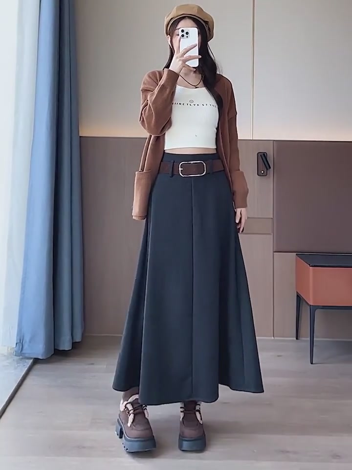 这条法式复古黑裙，让我在秋冬找到了优雅与显瘦的完美平衡