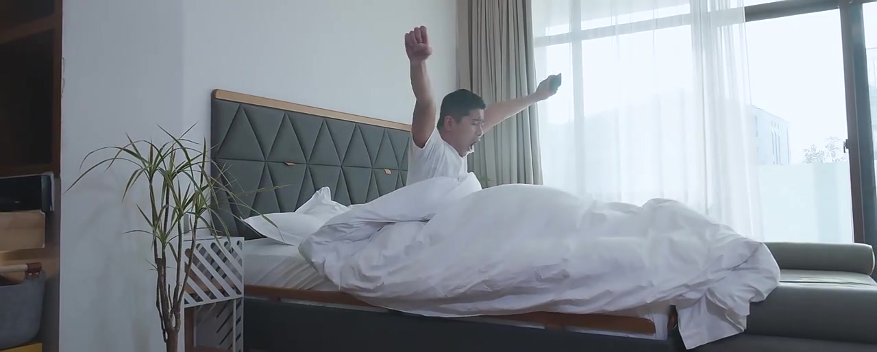 朗威RUNWE剃须刀Rs89B：旅行必备的便携神器，刮胡也能这么轻松！