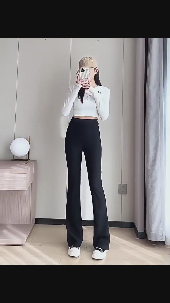 一条西装微喇裤，让我在春天找到了松弛感