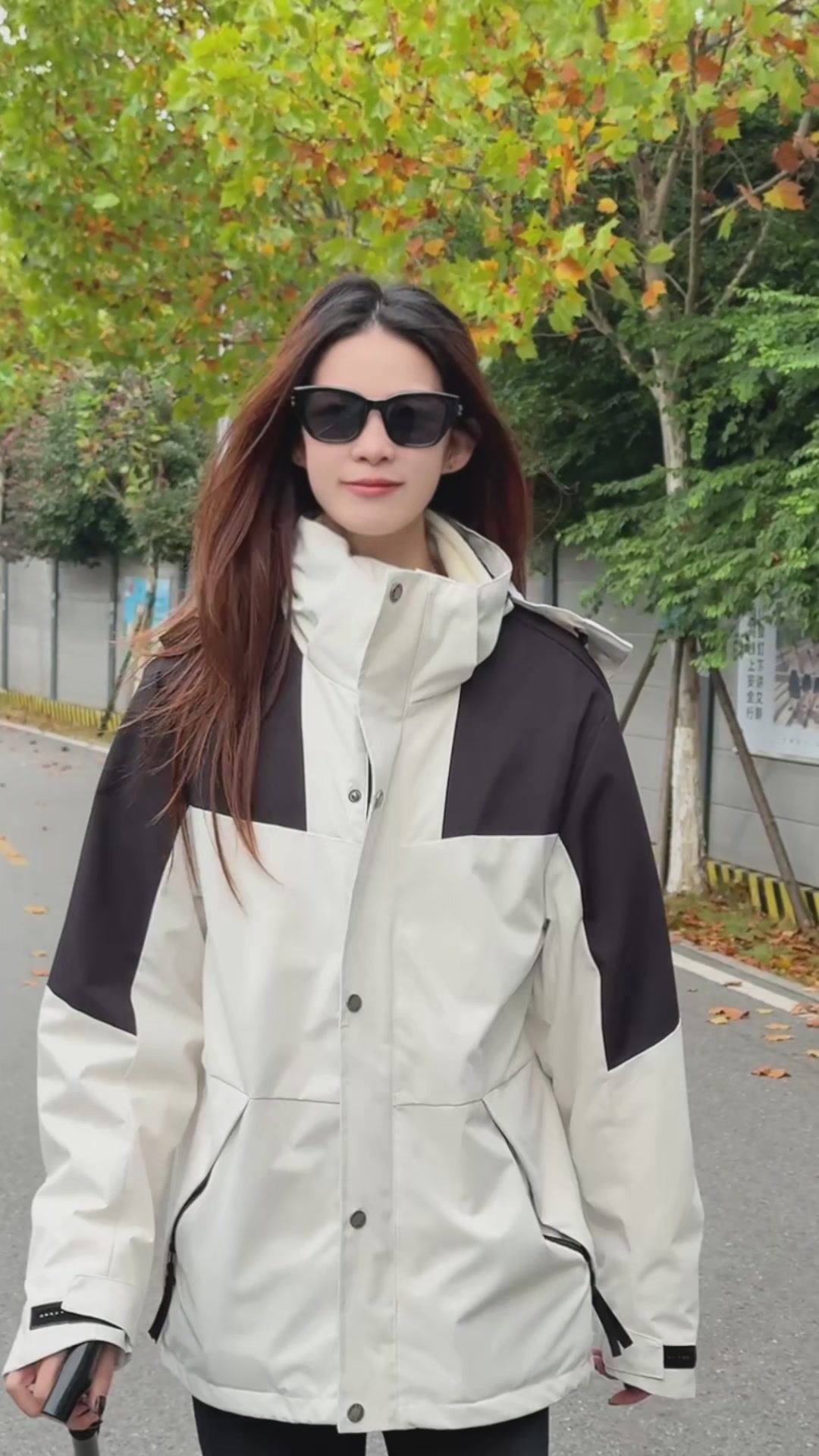 40+姐姐的冬日穿搭秘籍！迪赛吉普三合一冲锋衣，保暖又时髦！