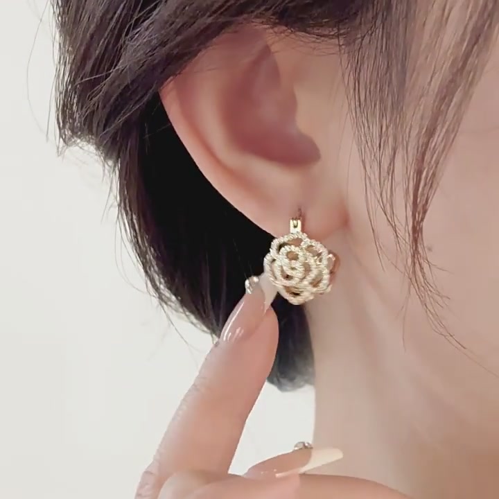 2026新款BAZAAR小香风山茶花耳环，冷淡仙气值拉满！