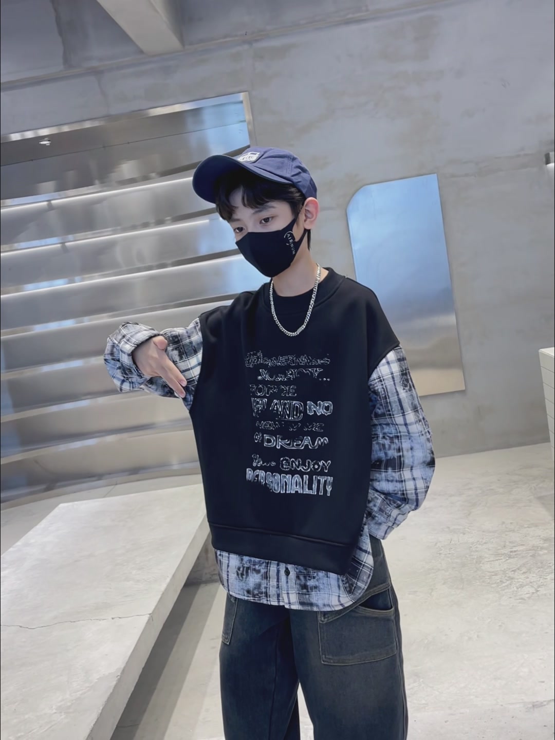 汤姆牛这件拼接袖口卫衣，让我家小皮猴在冬天也能‘撒野’