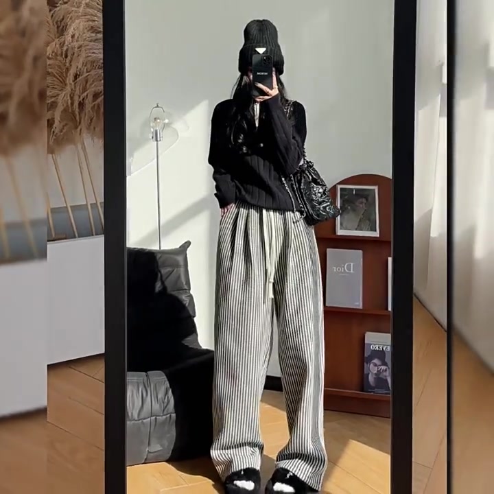 御陌兮竖条毛呢裤，高腰直筒复古风，这个冬天我靠它拯救穿搭！