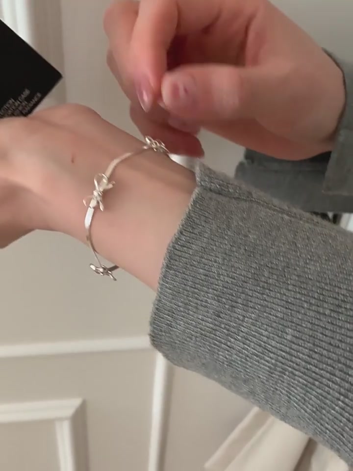 闺蜜生日礼物首选！DTOTO蝴蝶结蛇骨手链，高级感满满