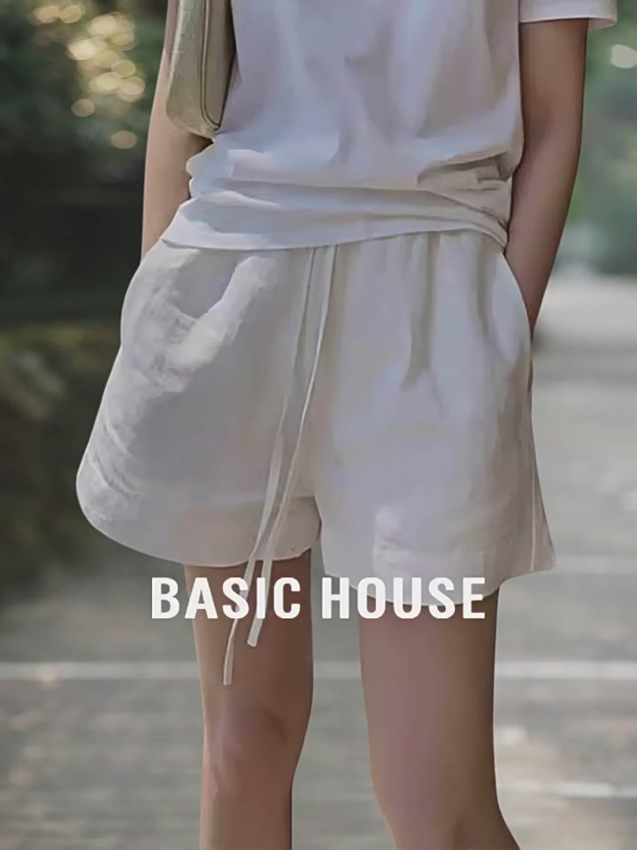 穿上这条白色亚麻阔腿短裤，我仿佛成了夏日街头最靓的仔！